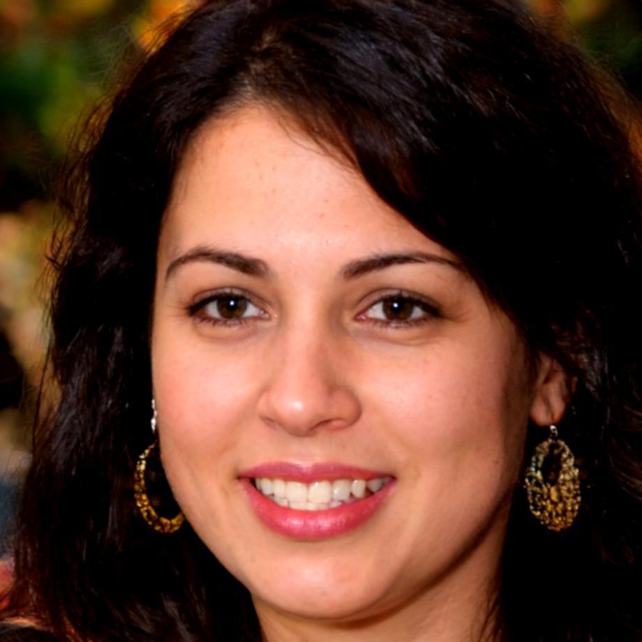 Saskia Thornfield, Senior Financial Analyst